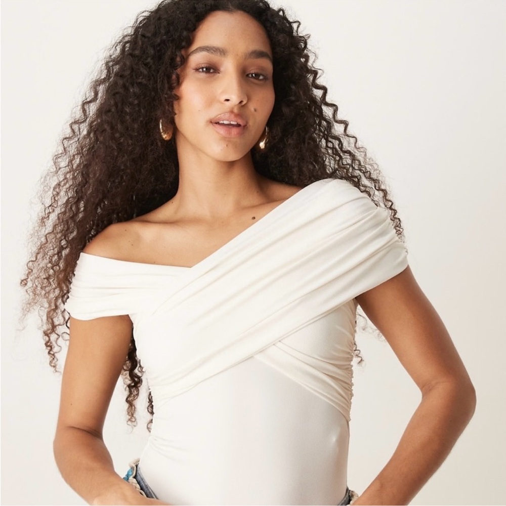 Abercrombie and Fitch Women's
Sleek Seamless Ruched Wrap Bodysuit